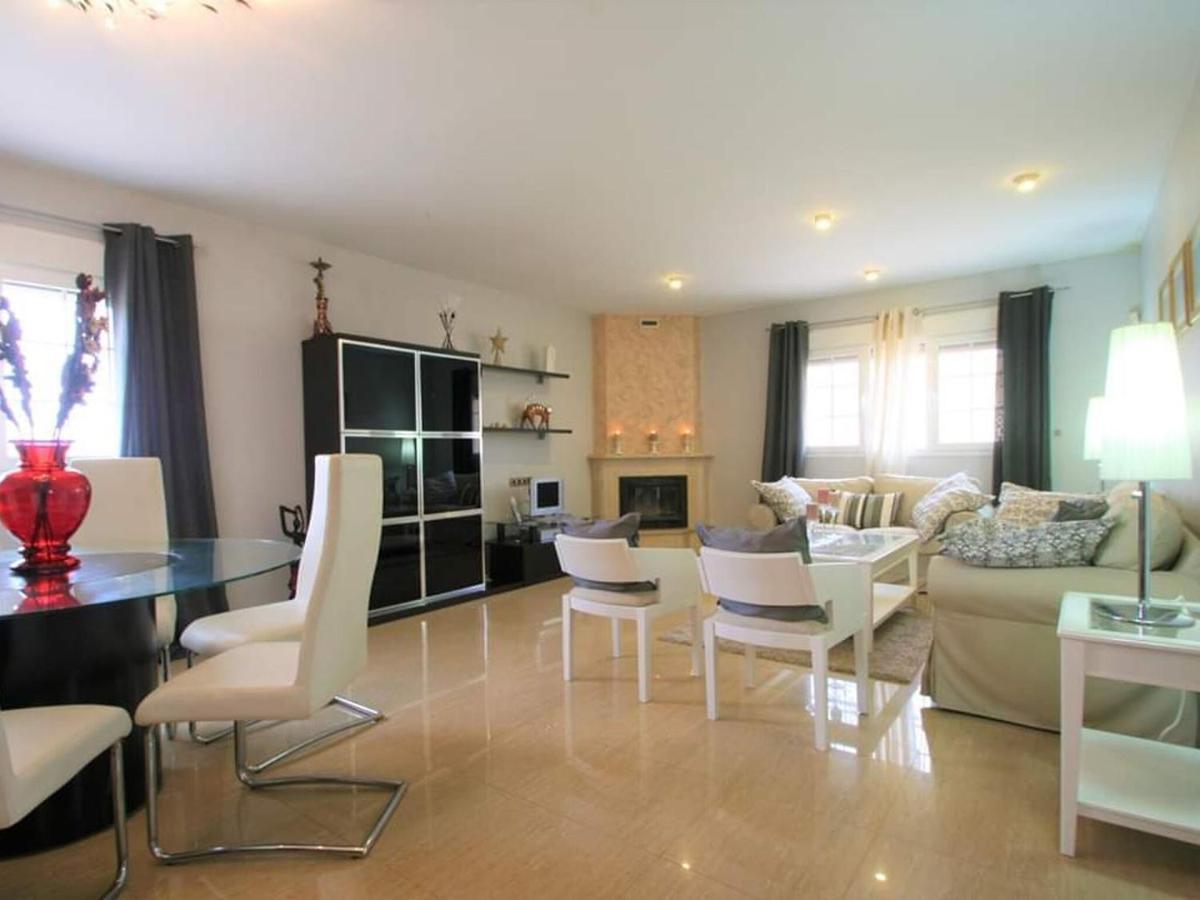 Belvilla By Oyo Villa Valerya Ibáñez Exteriér fotografie